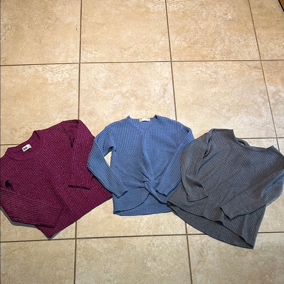 Girls Sweater Bundle - Picture 1 of 8